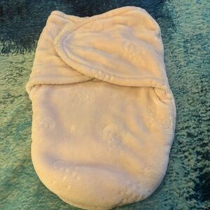 Infant/Newborn Cozy Pink and White Baby Swaddling Blanket